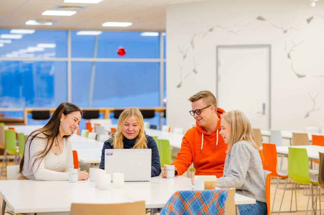 Studenter i kollokviegruppe